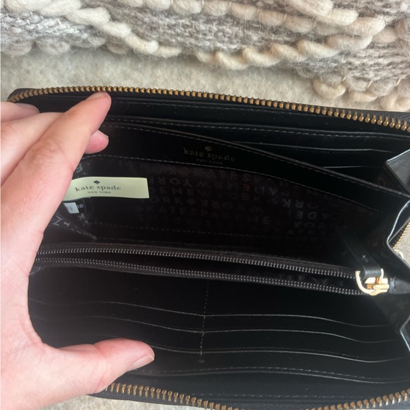 Kate Spade Black Wallet-like new - Picture 5 of 6
